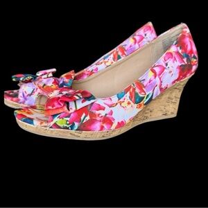 Dex flex comfort ladies floral wedges very good condition nine wide 3 inch heel
